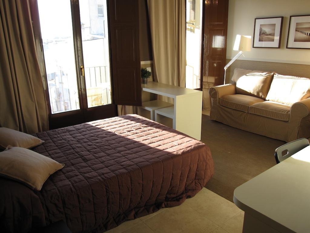 Apartments Hhb Barcelona Bilik gambar