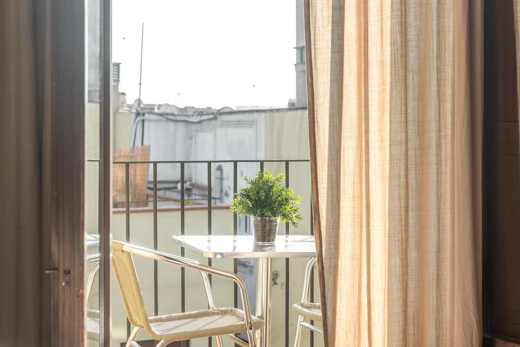 Apartments Hhb Barcelona Luaran gambar